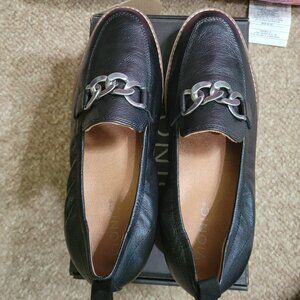 Vionic Cynthia Black Leather Loafers 8W NIB